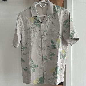 Lululemon Casual Men's Shirt with Green and Yellow Accents